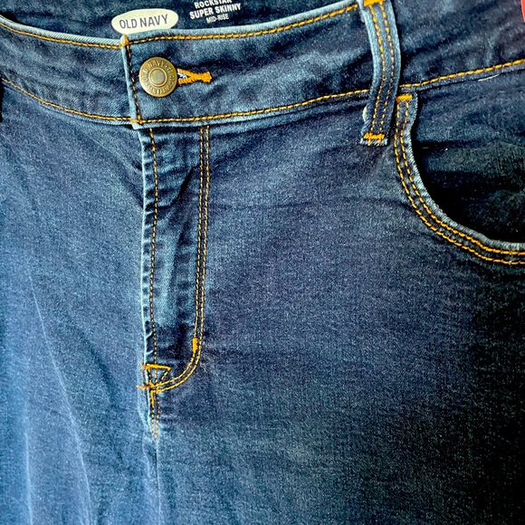 Old Navy Rockstar Super Skinny Jeans - Picture 4 of 7